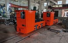 廣西5噸蓄電池湘潭電機(jī)車(chē)發(fā)往煤礦