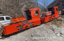 廣西一批5噸湘潭鋰電池電機(jī)車(chē)抵達(dá)礦山現(xiàn)場(chǎng)